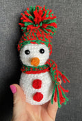 Peluche bonhomme de neige au crochet – Décoration Noël fait main en France Les Crochets d'Isabelle