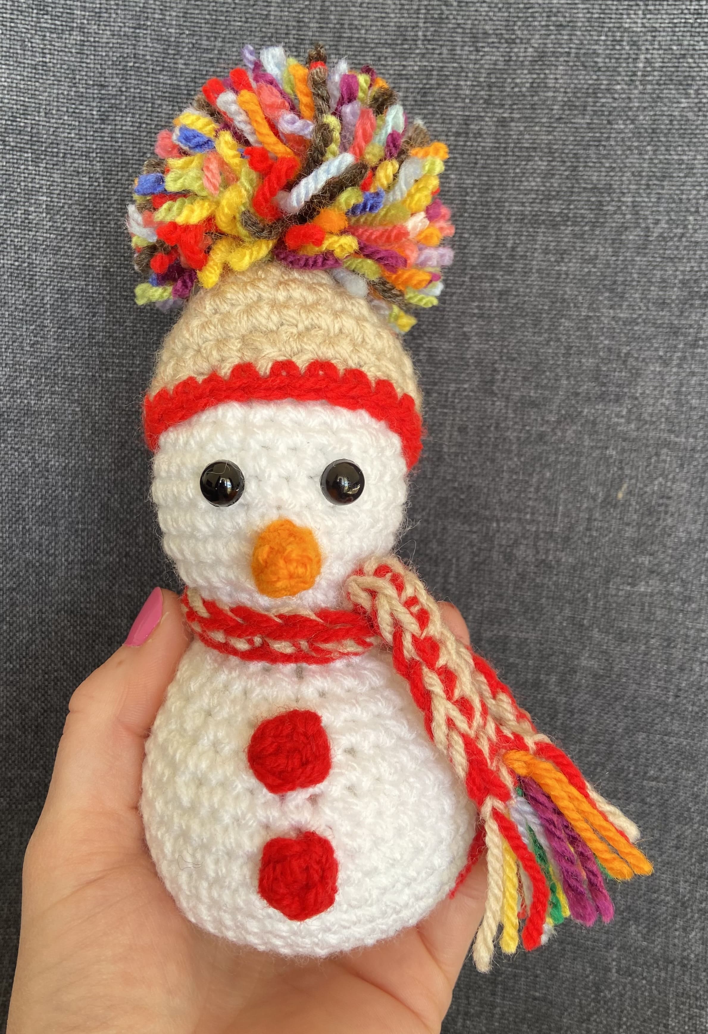 Peluche bonhomme de neige au crochet – Décoration de Noël Les Crochets d'Isabelle