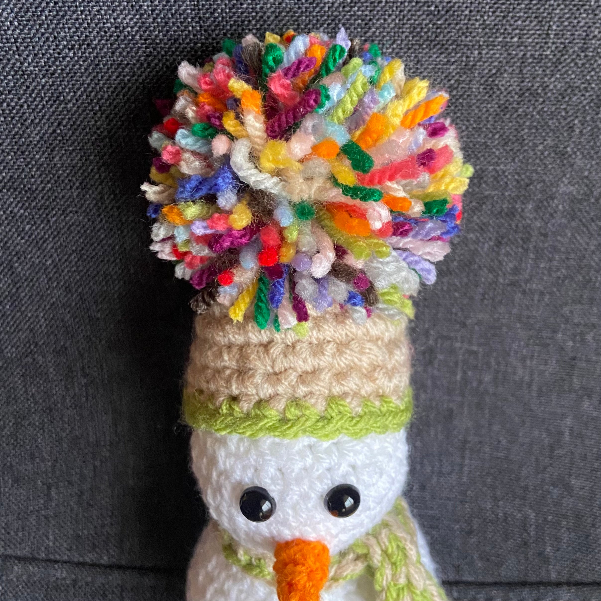 Peluche bonhomme de neige au crochet – Décoration Noël fait main en France Les Crochets d'Isabelle
