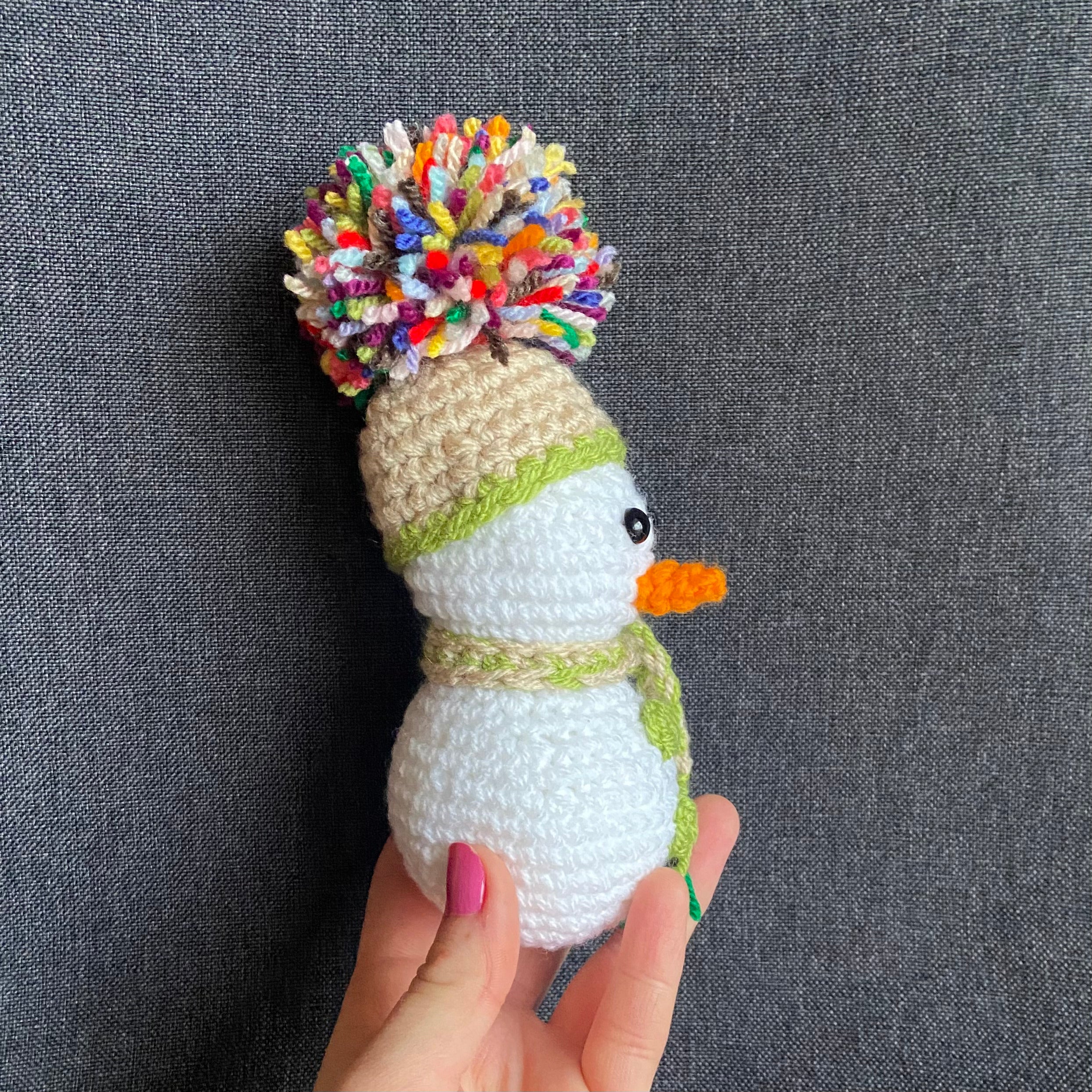 Peluche bonhomme de neige au crochet – Décoration Noël fait main en France Les Crochets d'Isabelle