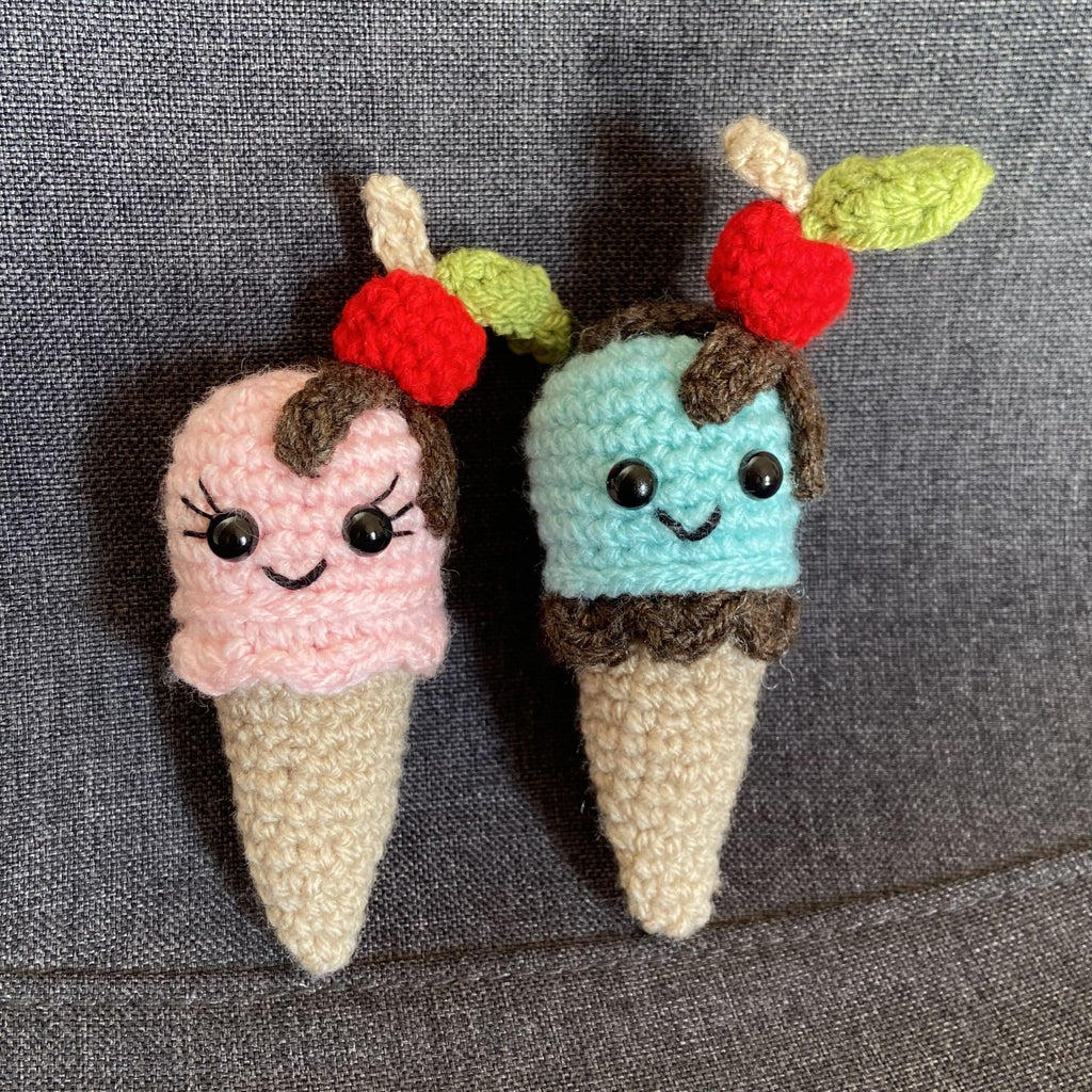 Duo de Glaces au Crochet – Décoration Amigurumi Fait Main en France Les Crochets d'Isabelle