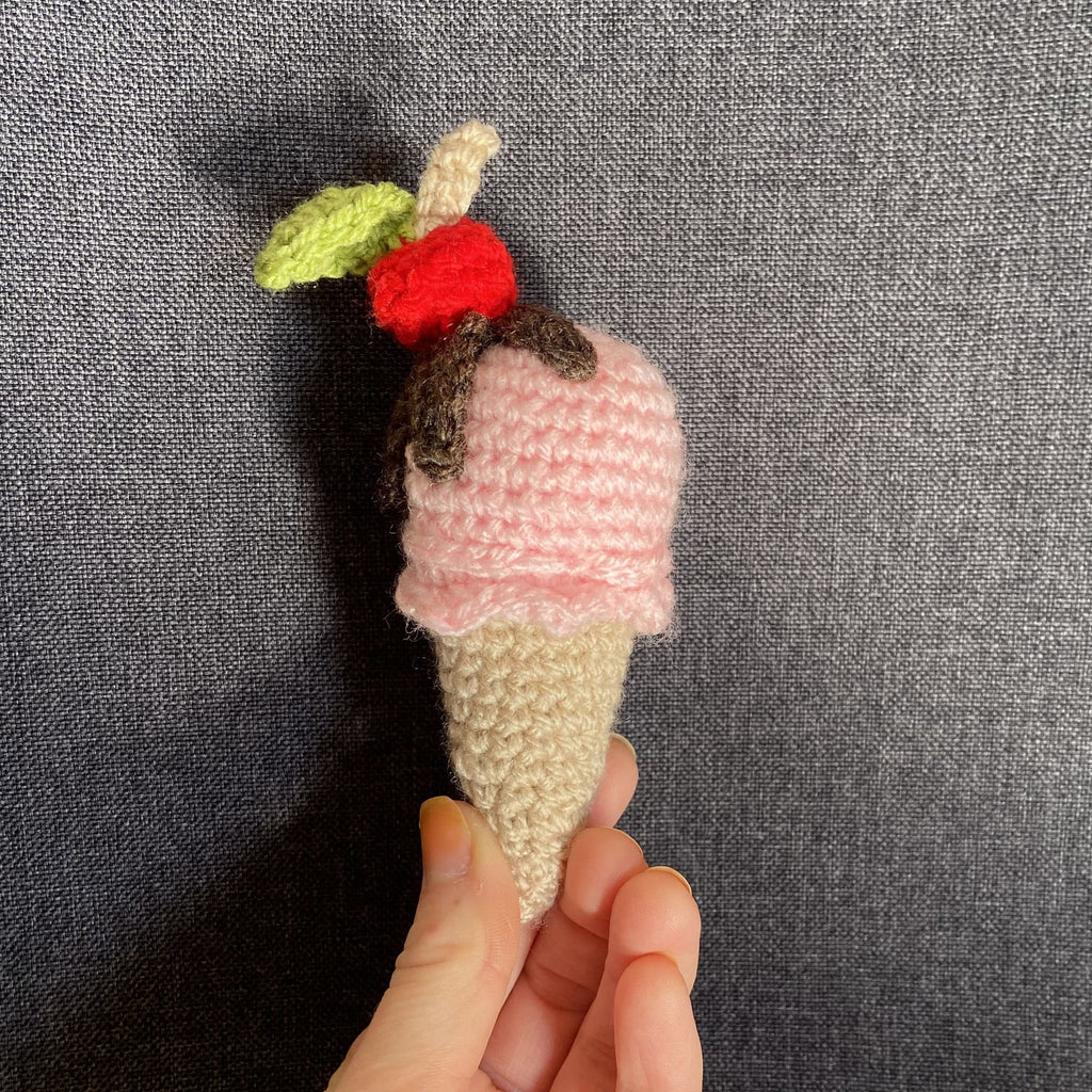 Duo de Glaces au Crochet – Décoration Amigurumi Fait Main en France Les Crochets d'Isabelle