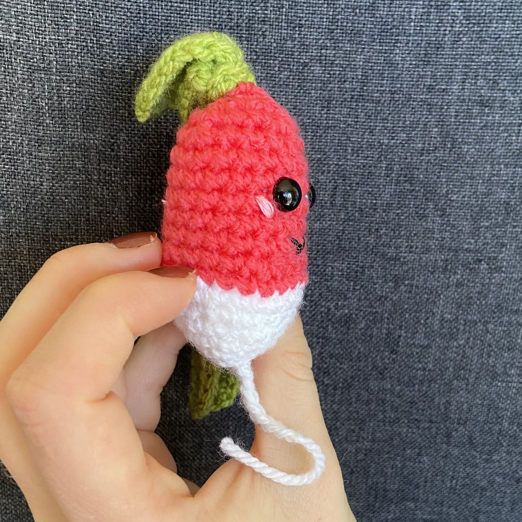 Peluche radis au crochet – Déco cuisine cottagecore fait main en France Les Crochets d'Isabelle