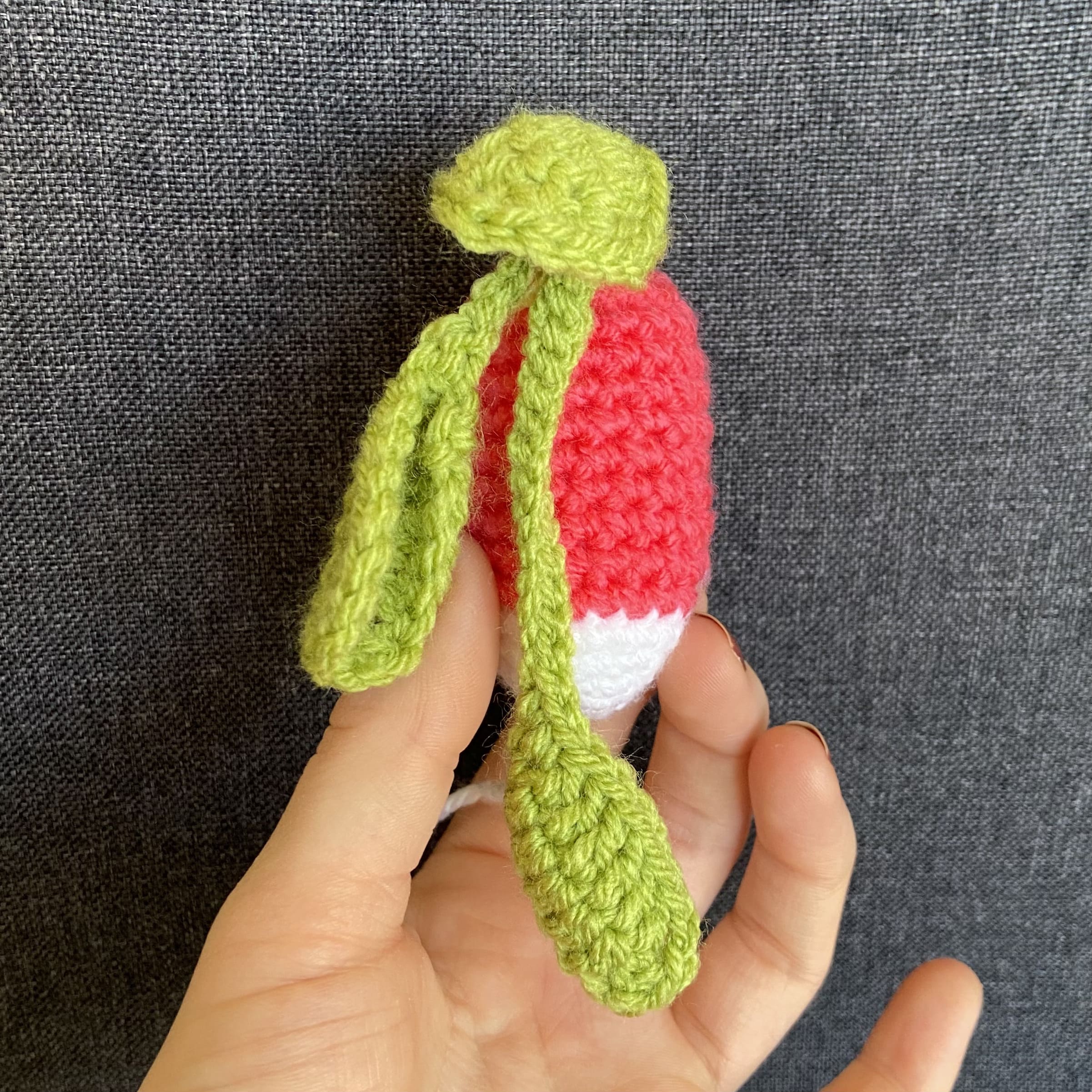 Peluche radis au crochet – Déco cuisine cottagecore fait main en France Les Crochets d'Isabelle