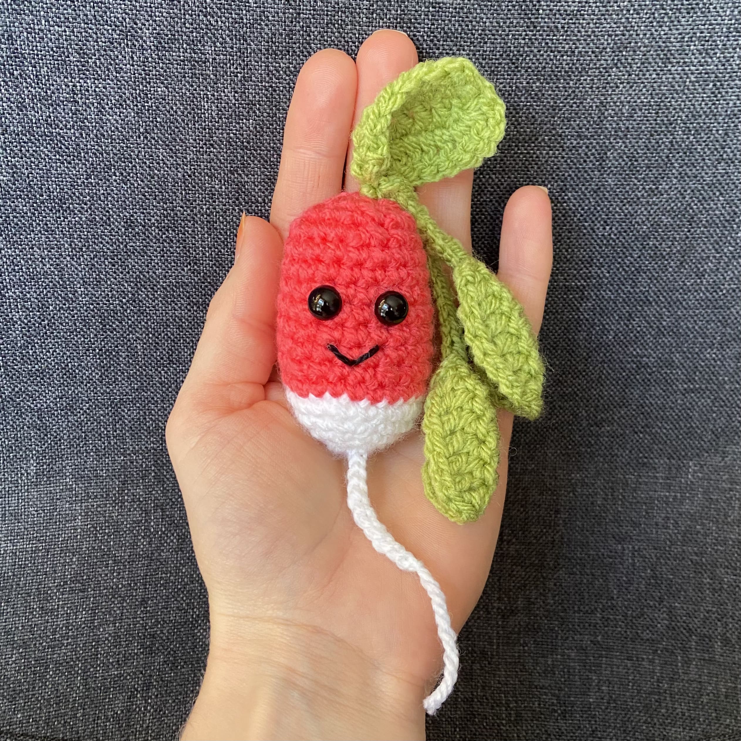 Peluche radis au crochet – Déco cuisine cottagecore fait main en France Les Crochets d'Isabelle
