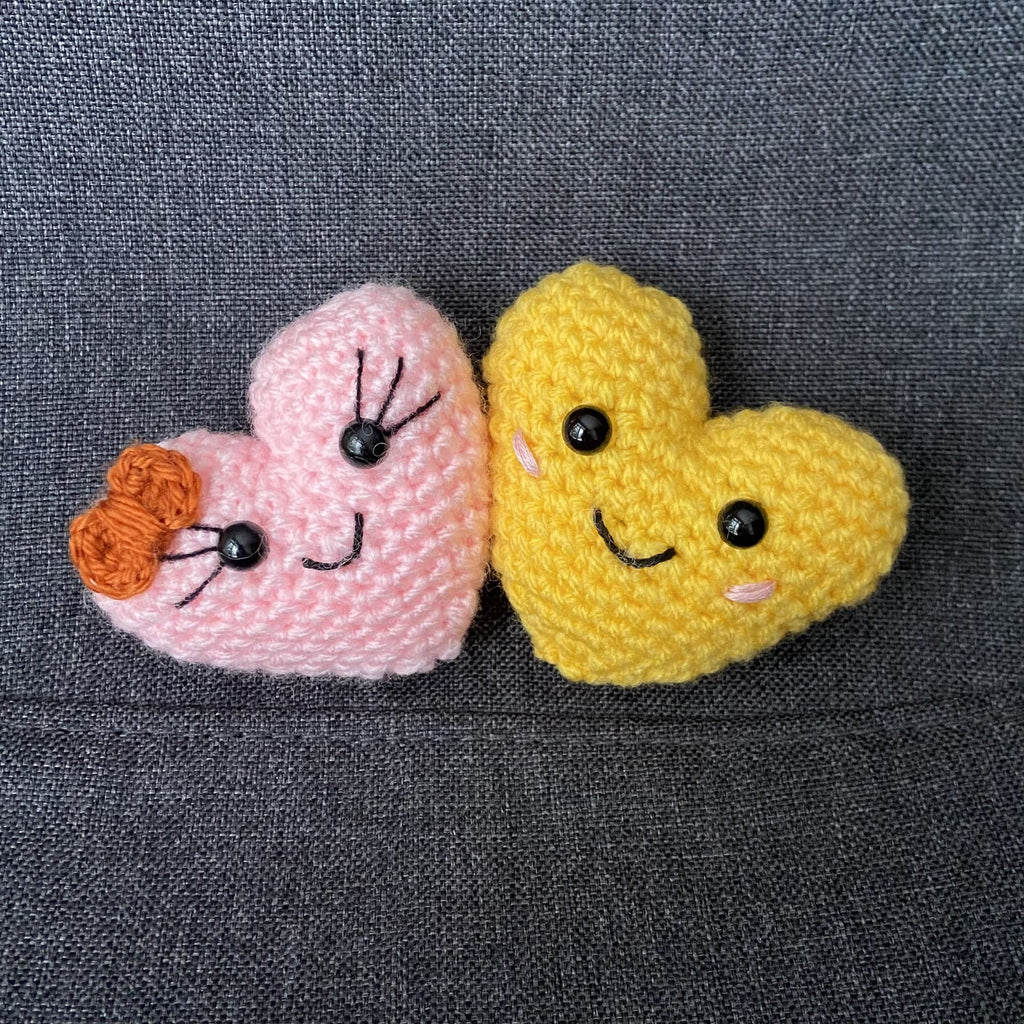 Couple de Cœurs Kawaii au Crochet – Décoration Amigurumi Fait Main en France Les Crochets d'Isabelle