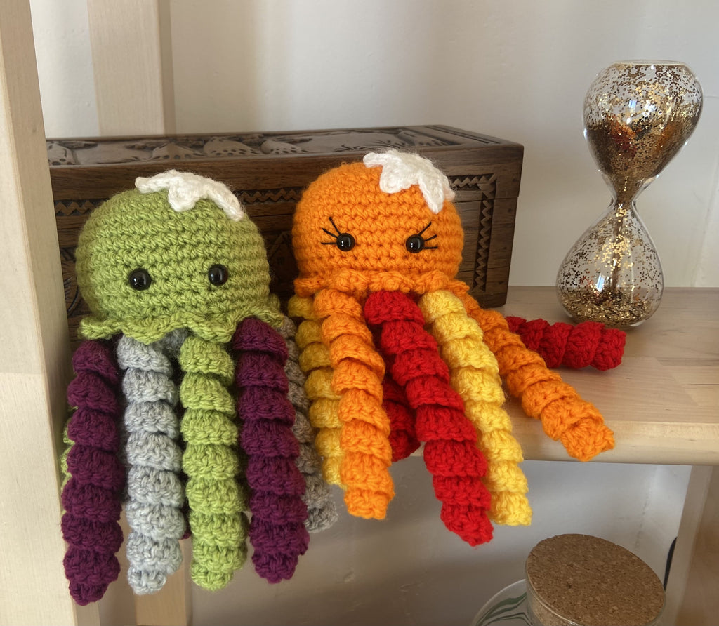 Duo de Peluche Pieuvre au crochet – Amigurumi fait main en France Les Crochets d'Isabelle