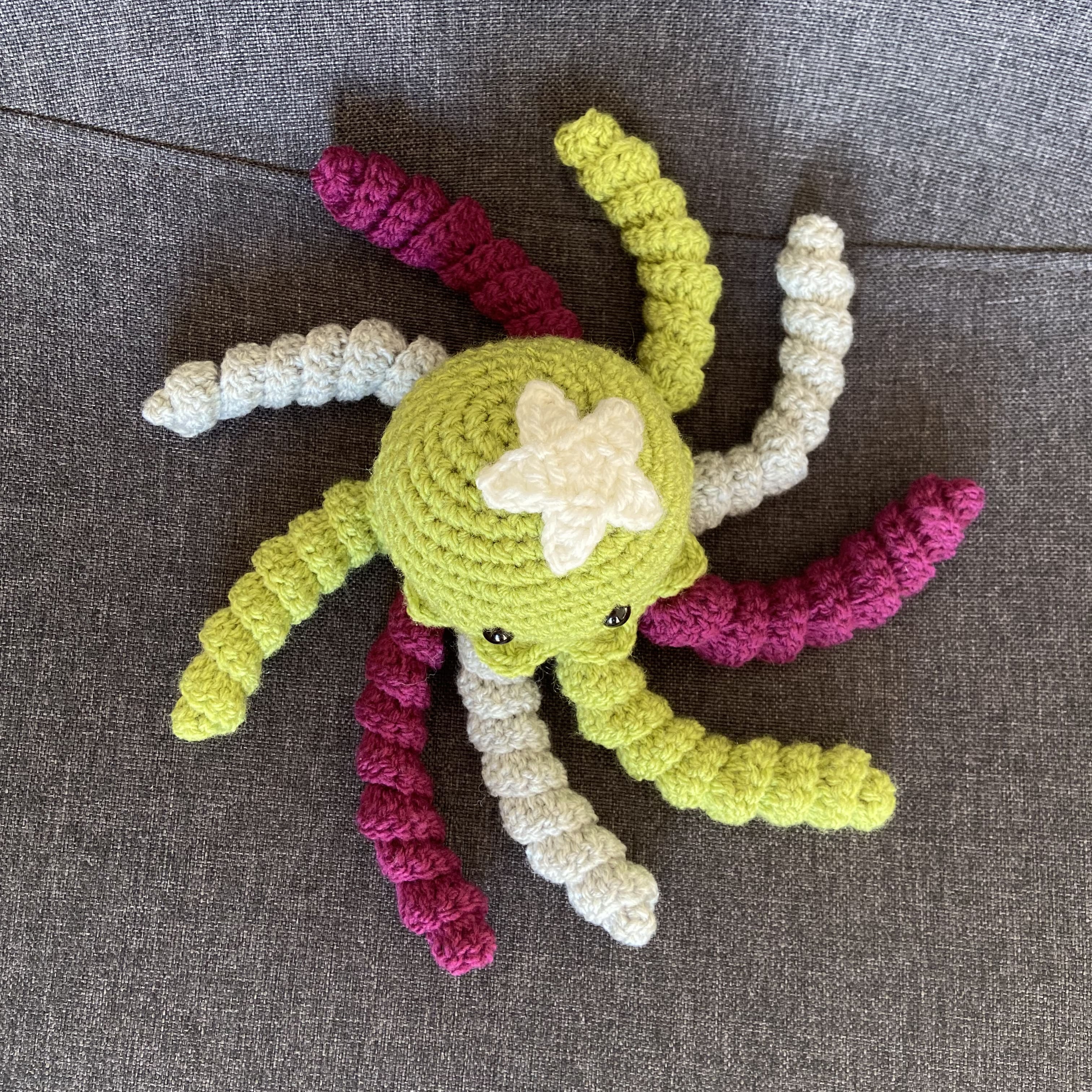 Peluche pieuvre verte au crochet – Amigurumi fait main en France Les Crochets d'Isabelle