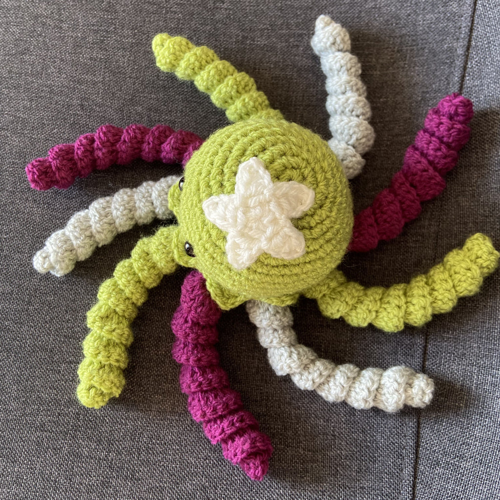 Peluche pieuvre verte au crochet – Amigurumi fait main en France Les Crochets d'Isabelle