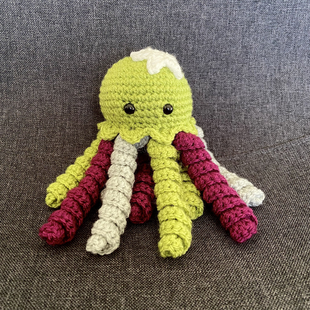 Peluche pieuvre verte au crochet – Amigurumi fait main en France Les Crochets d'Isabelle