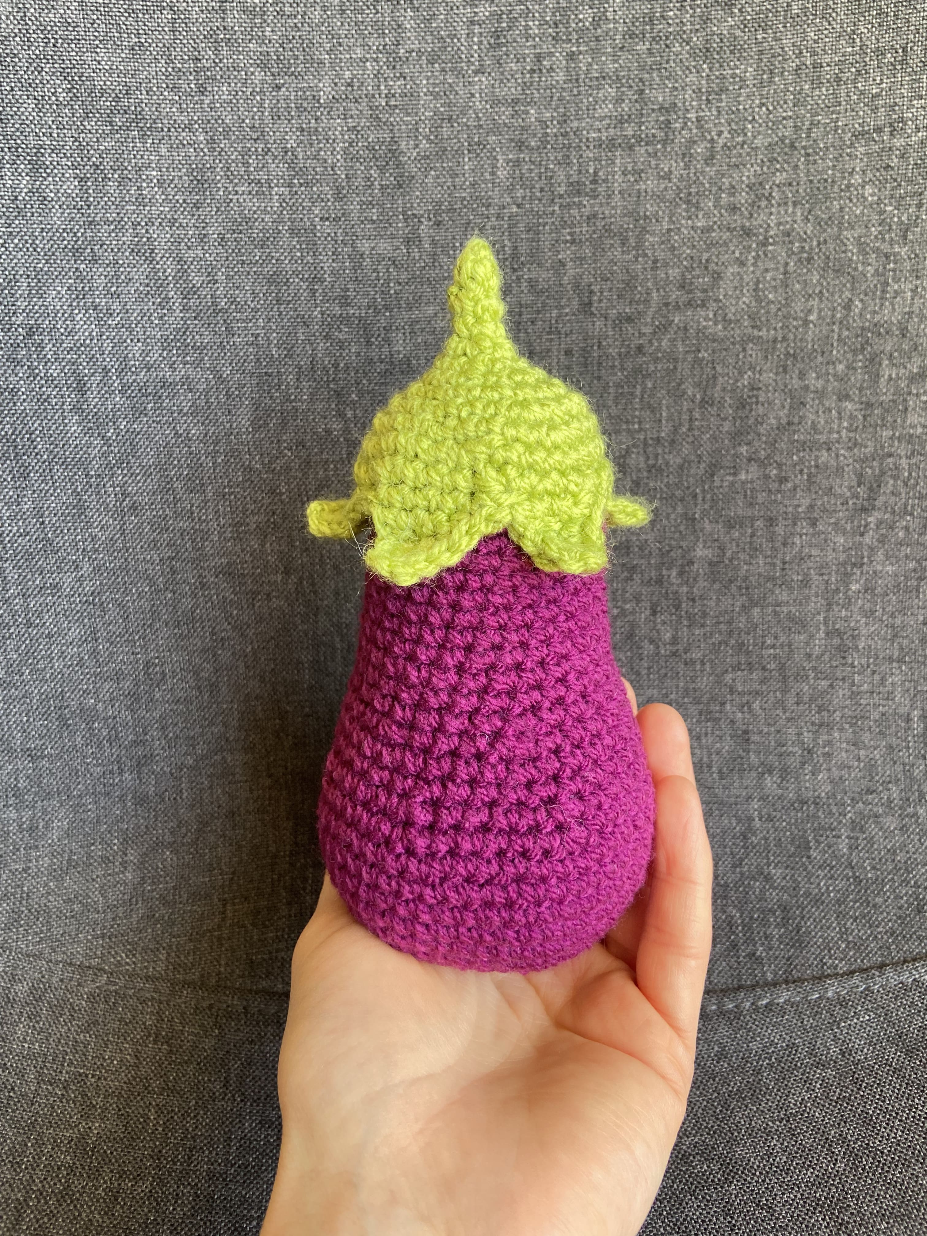 Peluche aubergine au crochet – Déco cuisine cottagecore fait main en France Les Crochets d'Isabelle