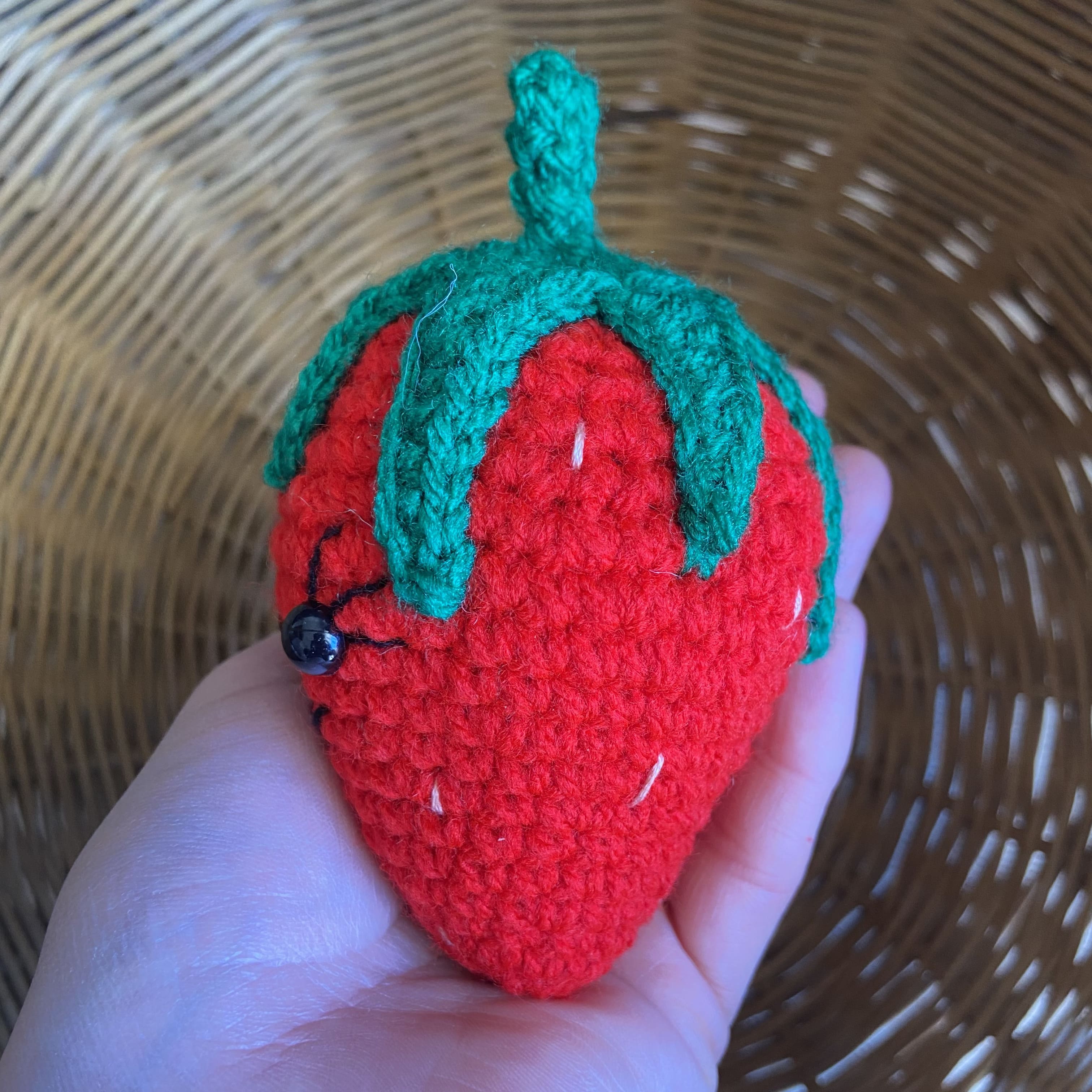 Peluches Fraises au Crochet – Décoration Amigurumi Fait Main en France Les Crochets d'Isabelle