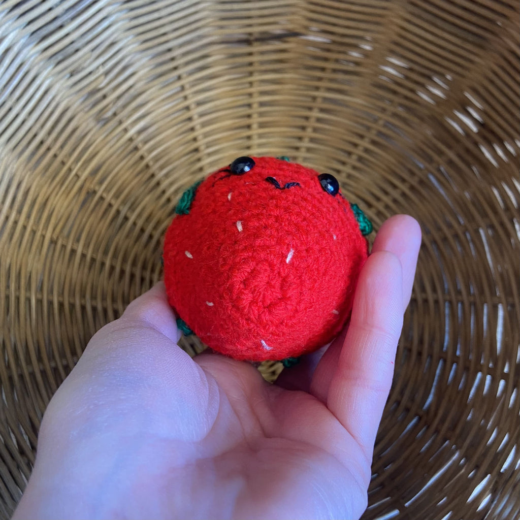 Peluches Fraises au Crochet – Décoration Amigurumi Fait Main en France Les Crochets d'Isabelle