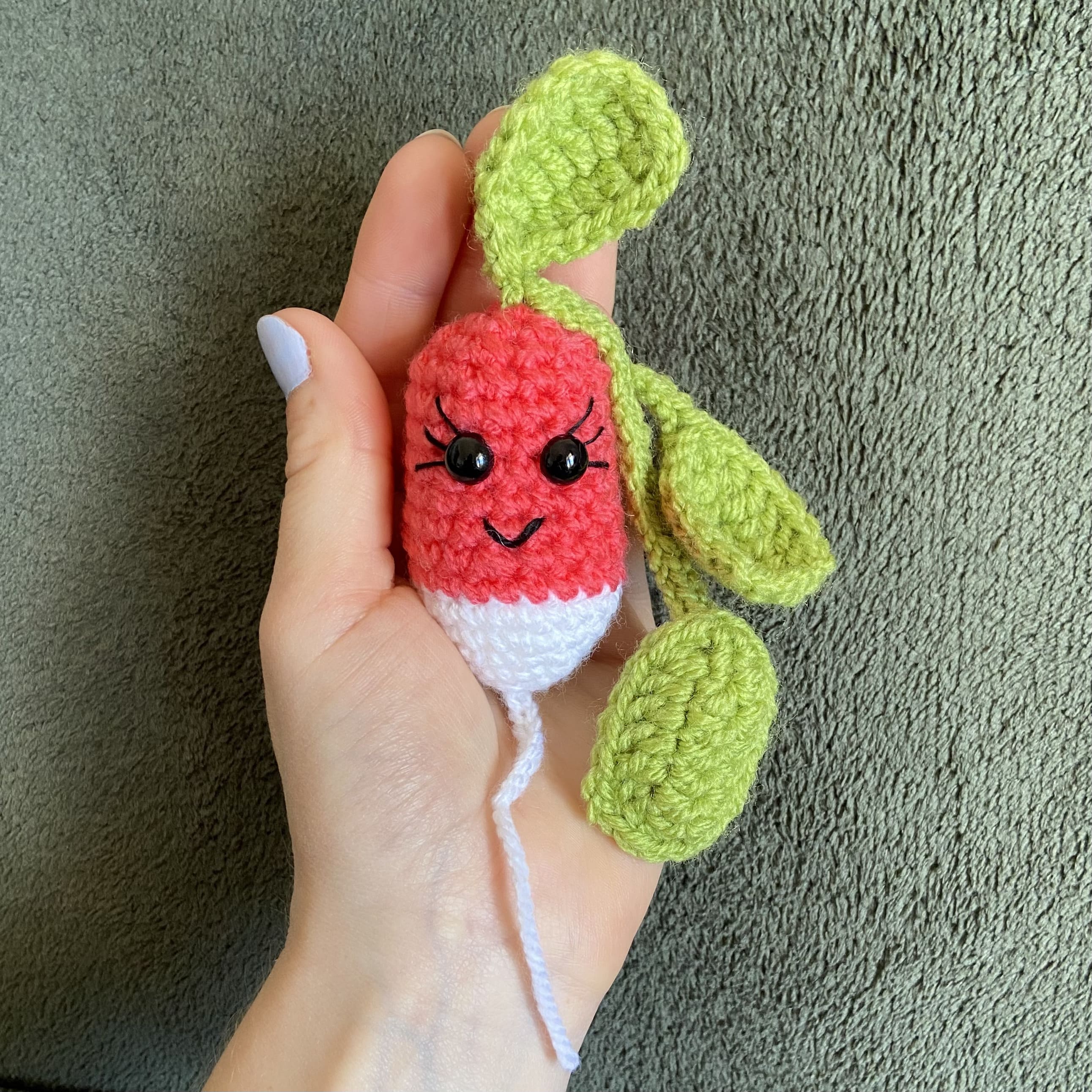 Peluche radis au crochet – Déco cuisine cottagecore fait main en France Les Crochets d'Isabelle
