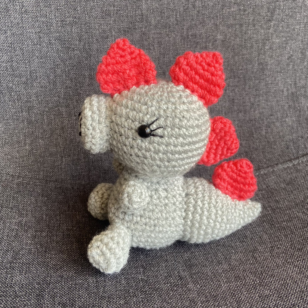 Peluches dinosaures au crochet – Décoration amigurumi chambre enfant Les Crochets d'Isabelle