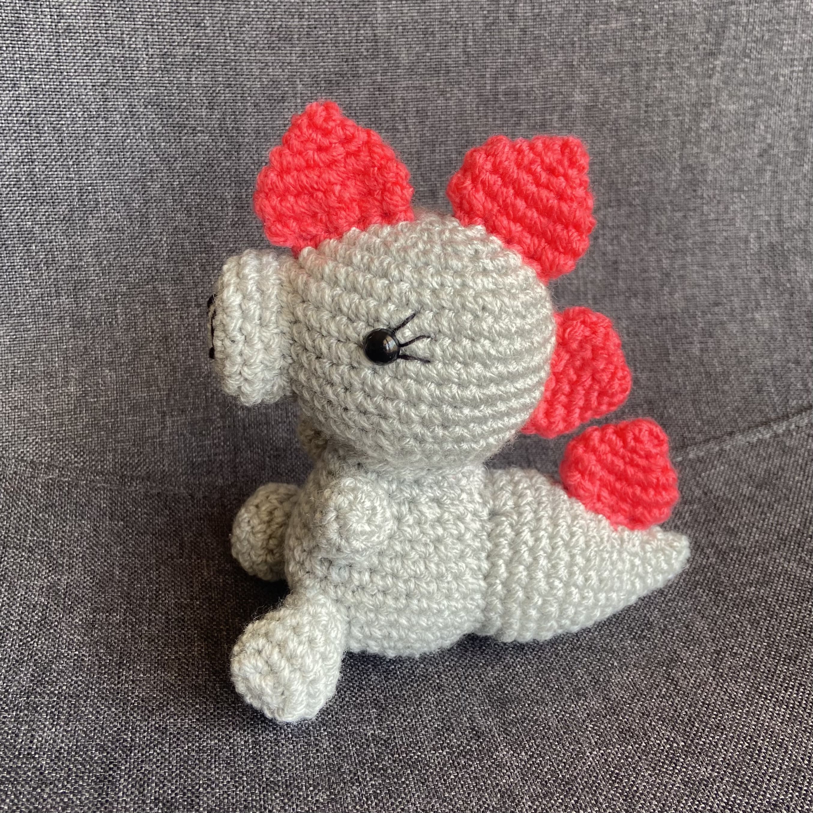 Peluches dinosaures au crochet – Décoration amigurumi chambre enfant Les Crochets d'Isabelle
