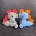 Peluches dinosaures au crochet – Décoration amigurumi chambre enfant Les Crochets d'Isabelle