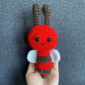 Peluche abeille rouge au crochet – Amigurumi fait main en France Les Crochets d'Isabelle