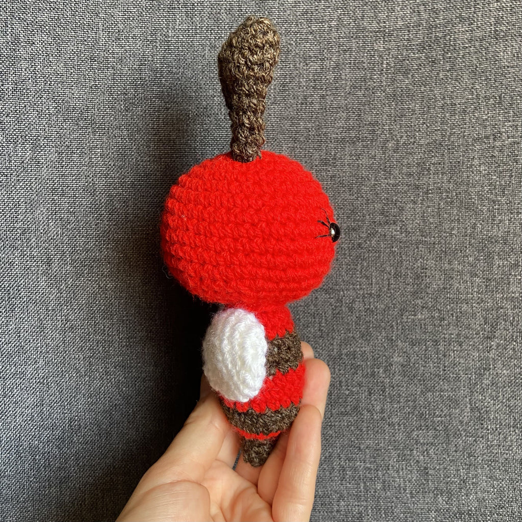Peluche abeille rouge au crochet – Amigurumi fait main en France Les Crochets d'Isabelle