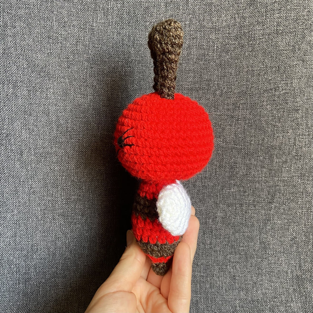 Peluche abeille rouge au crochet – Amigurumi fait main en France Les Crochets d'Isabelle