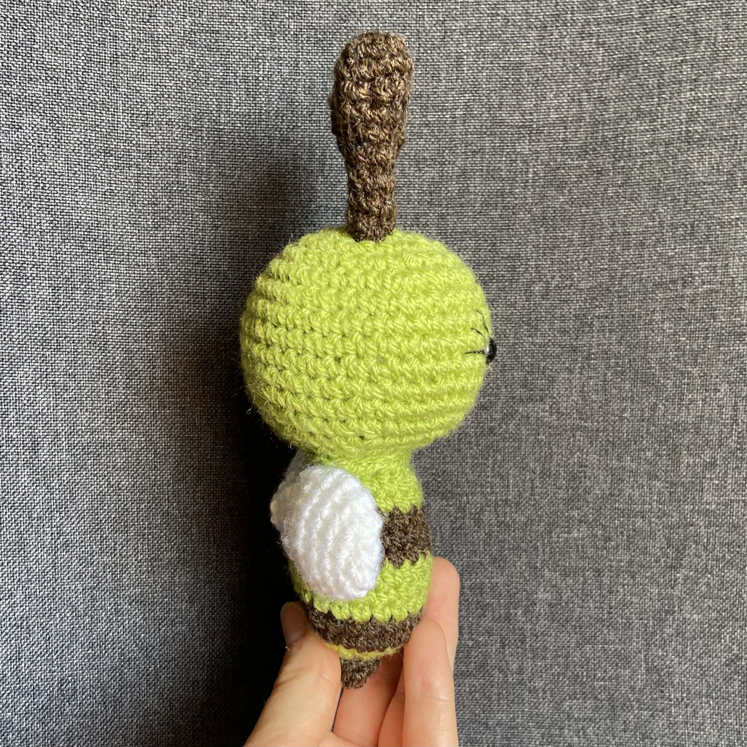 Peluche abeille verte au crochet – Amigurumi fait main en France Les Crochets d'Isabelle