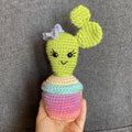 Cactus multicolore au crochet fait main – Cadeau retraite & déco kawaii Les Crochets d'Isabelle